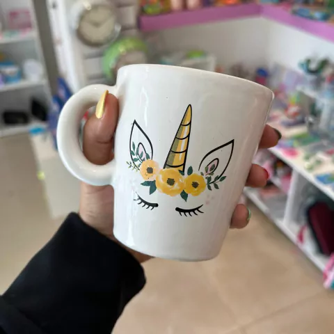 Taza conica unicorinio