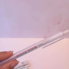 Lapicera kiruki holográfica frases en internet