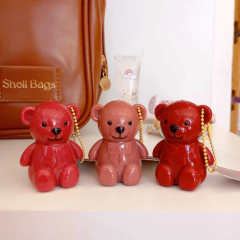 Pintura labial osito con cadena