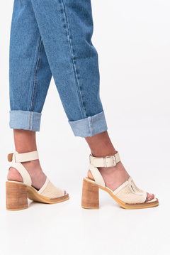 MUÑECA MARFIL - comprar online