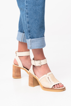 MUÑECA MARFIL - Pruna Shoes