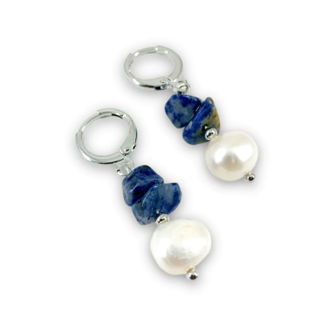 Brinco Olívia pedra sodalita e pérola de água doce banhado a ródio