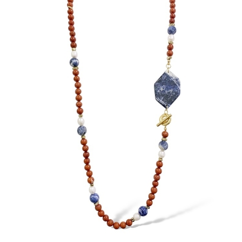 Colar Esméria de pedras jaspe vermelho, sodalita, pérolas de água doce e metais banhados a ouro 18k