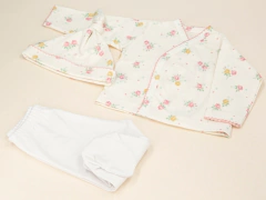 Ajuar: Gorro, bata y ranita Flores - comprar online
