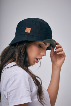 CAP LONDON REVERSIBLE - PostScript