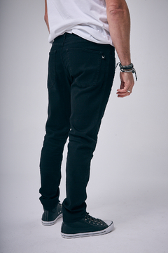 JEAN PUNK TOTAL BLACK en internet