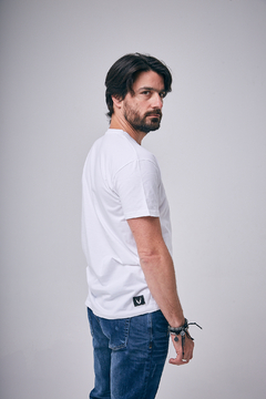 T-SHIRT BEAR CUELLO V - comprar online