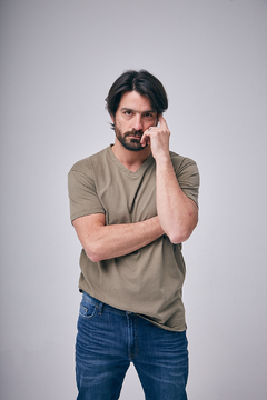 T-SHIRT BEAR CUELLO V - PostScript