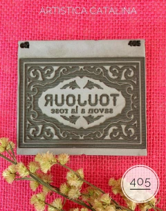 Etiqueta bajo relieve EQ 405