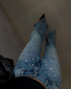 Calça Wide Leg shine com pedrarias