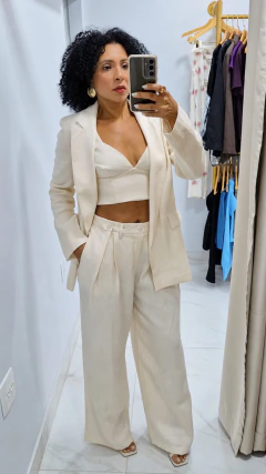 Trijunto Vivi composto por três peças de Blazer + Calça + Cropped em linho puro tecido nobre | Salgunamu (acompanha shorts forro brinde Tatibernardo)