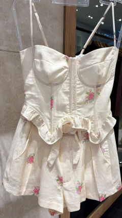 Imagem do Conjunto Bianca corset e shorts em linho com viscose, estampa flores rosa | Salgunamu