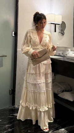 Vestido Longo Em Guipir Italiana Bela Bege | Salgunamu - Tati Bernardo 