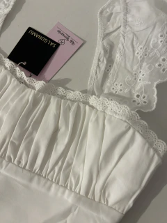 Vestido Emilia com detalhes em laise italiana em algodão branco | Salgunamu na internet