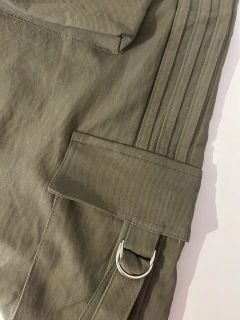 Calça Monique Modelagem Cargo Em Sarja