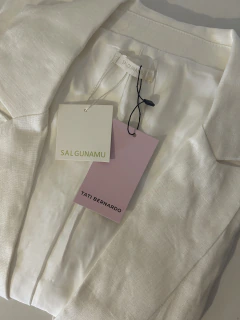 Trijunto Julia composto por três peças de Blazer + Calça + Cropped sem barbatanas, com aro busto sem bojo, em linho puro tecido nobre | Salgunamu