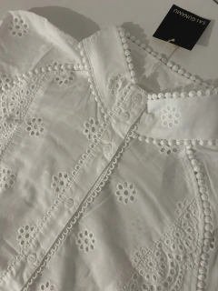 Vestido Marilia em laise italiana com forro shorts branco | Salgunamu - comprar online