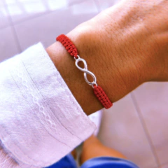 Pulserita Hilo Rojo Infinito Plata 925 y Macrame - comprar online