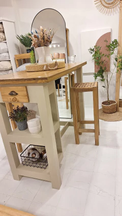 Isla + Taburetes Tejidos