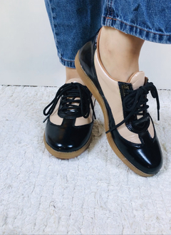 Zapatillas Sahuri charol negro /beyge - comprar online