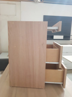 Mesa de luz con bandeja desayunador en internet