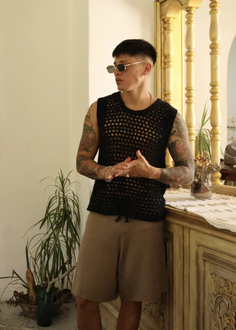 Musculosa calada /Negra - comprar online