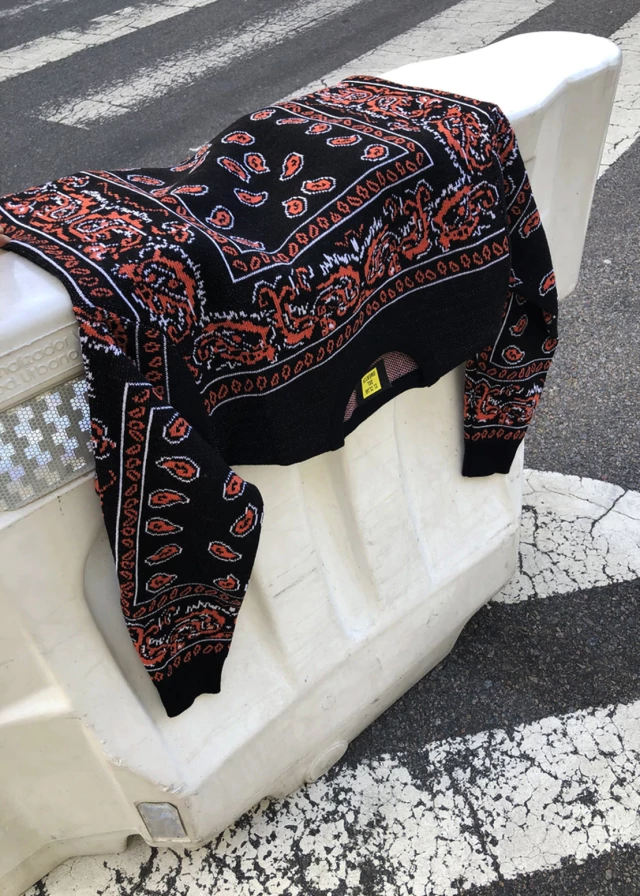 15652 Sweater bandana black Orange