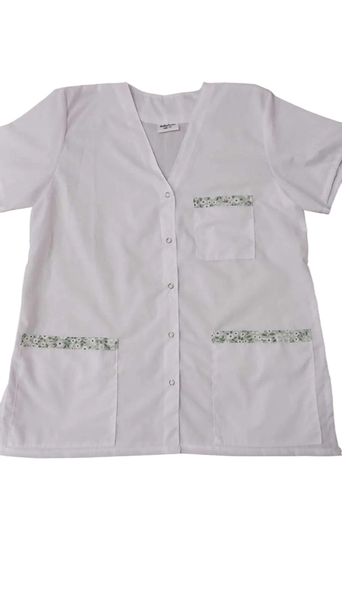 Chaqueta con broches