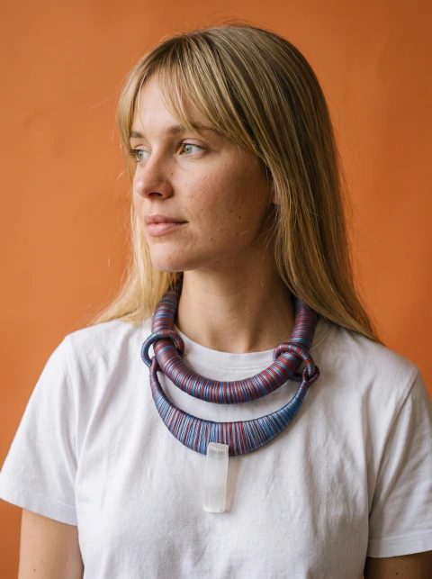 Colar Páprica e Azul Jeans