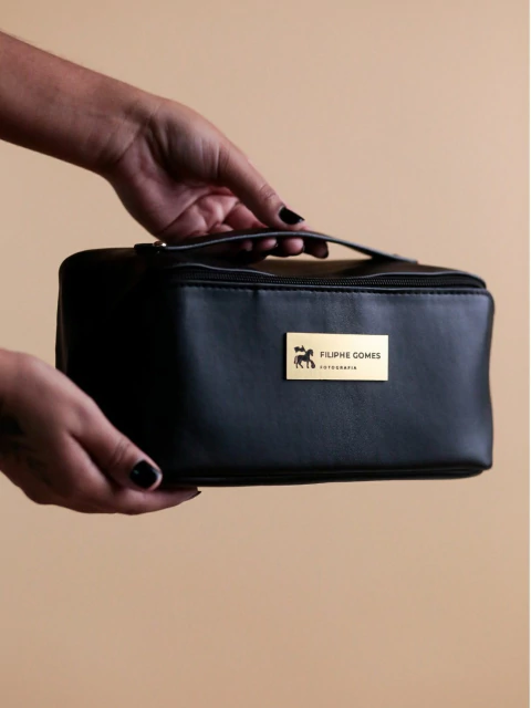 Necessaire Personalizada Varias Cores – Brinde Exclusivo com Tag a Laser | Ideal para Maquiagem e Cosméticos - loja online