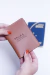 PORTA PASSAPORTE MATERIAL SINTÉTICO – ELEGÂNCIA E PRATICIDADE PARA SUAS VIAGENS - comprar online