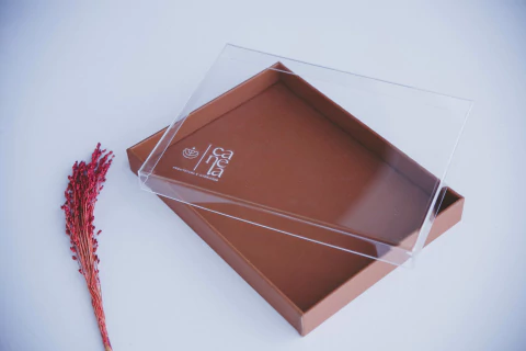 Caixa para Plantas Arquitetônicas em Courino A4 com Tampa de Acrílico e Gravação a Laser - comprar online