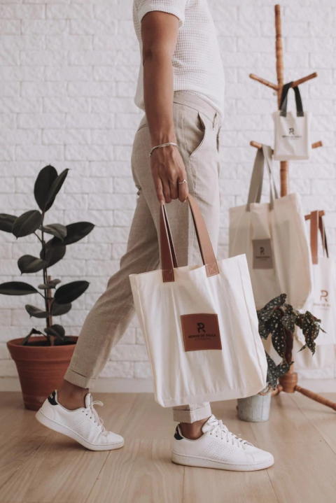 Ecobag 22x28 com Tag e Gravação a Laser Personalizada para Entregas Criativas