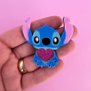 Aplique Acrilico Stitch Azul Coração Rosa (un)