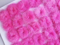 Pelinho meio pompom + ou - 4cm (un) - Fitas e Laços da Fê | 10x Sem Juros no Cartão de Crédito, Junte Pontos e Troque por Cashback