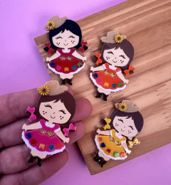 Aplique Menina Caipira Vestido Bandeirinha Cinto Dourado Acrilico (un)