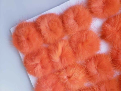 Pelinho meio pompom + ou - 4cm (un) na internet