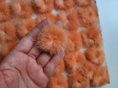 Pelinho meio pompom + ou - 4cm (un) na internet