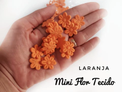 Flor Tecido Prensada 2cm (kit 20un) - Fitas e Laços da Fê | 10x Sem Juros no Cartão de Crédito, Junte Pontos e Troque por Cashback