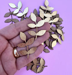 Aplique Ramo Folha Lonita Dourada 4x3cm (2un)