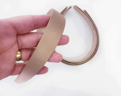 Tiara Encapada Cetim Fosco 2,5cm (un) na internet