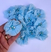 Flor Camélia Strass e Pérolas Azul Bebê (un)