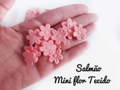 Flor Tecido Prensada 2cm (kit 20un) - Fitas e Laços da Fê | 10x Sem Juros no Cartão de Crédito, Junte Pontos e Troque por Cashback