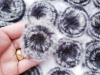 Pompom Pelinho Achatado + ou - 5cm (un) - comprar online