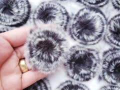 Pompom Pelinho Achatado + ou - 5cm (un) - comprar online