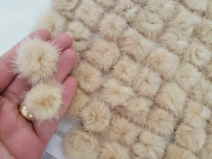 Pelinho meio pompom + ou - 2,5cm (un) - Fitas e Laços da Fê | 10x Sem Juros no Cartão de Crédito, Junte Pontos e Troque por Cashback