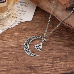 Colar Lua Crescente Triquetra Celta
