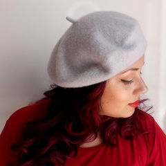 Boina No Estilo Francesa Cinza Claro - comprar online