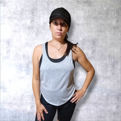 MUSCULOSA DEPORTIVA RUNNING GRIS MELANGE MUJER