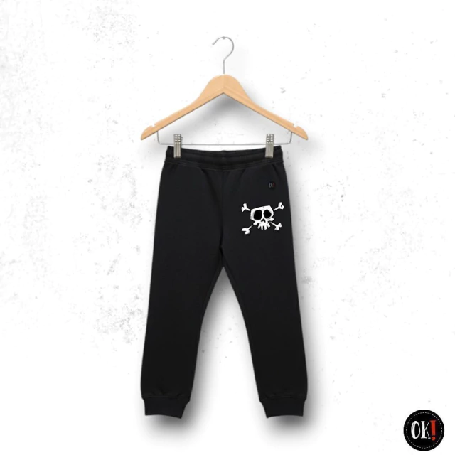 PANTALON FRISA NEGRO NIÑO Y TEEN VERA